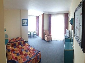 Angel Beach Hotel Tosmur Bagian luar foto